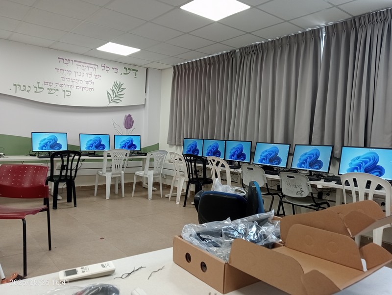תוכנת שליטה על מחשבי התלמידים