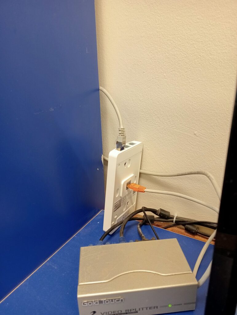 התקנה של נקודת גישה אלחוטית (Access Point)